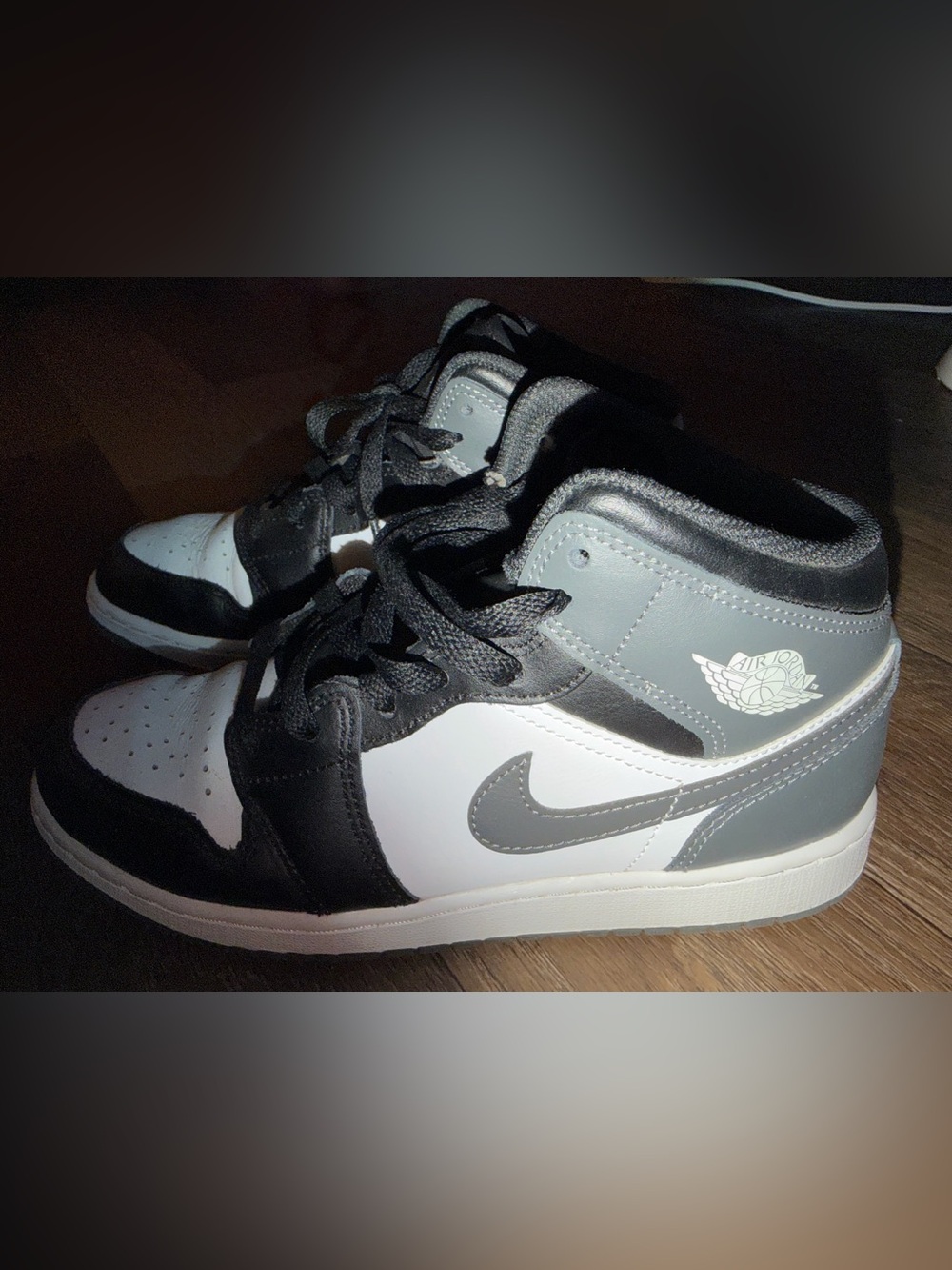Jordan 1 Big Kids size 6 is equivalent to women’s 7 1/2 Black, White & Gray